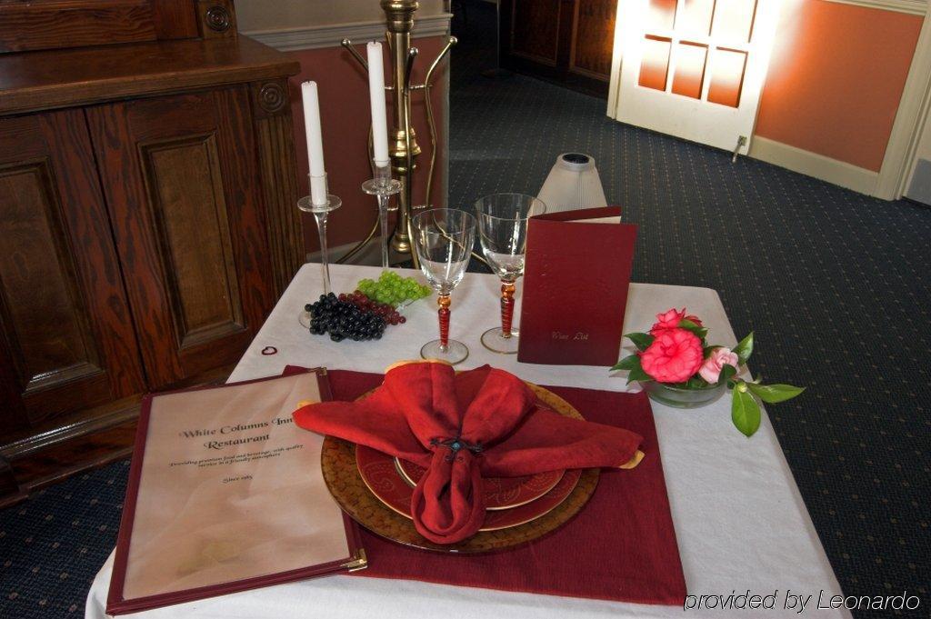 White Columns Inn طومسون المطعم الصورة