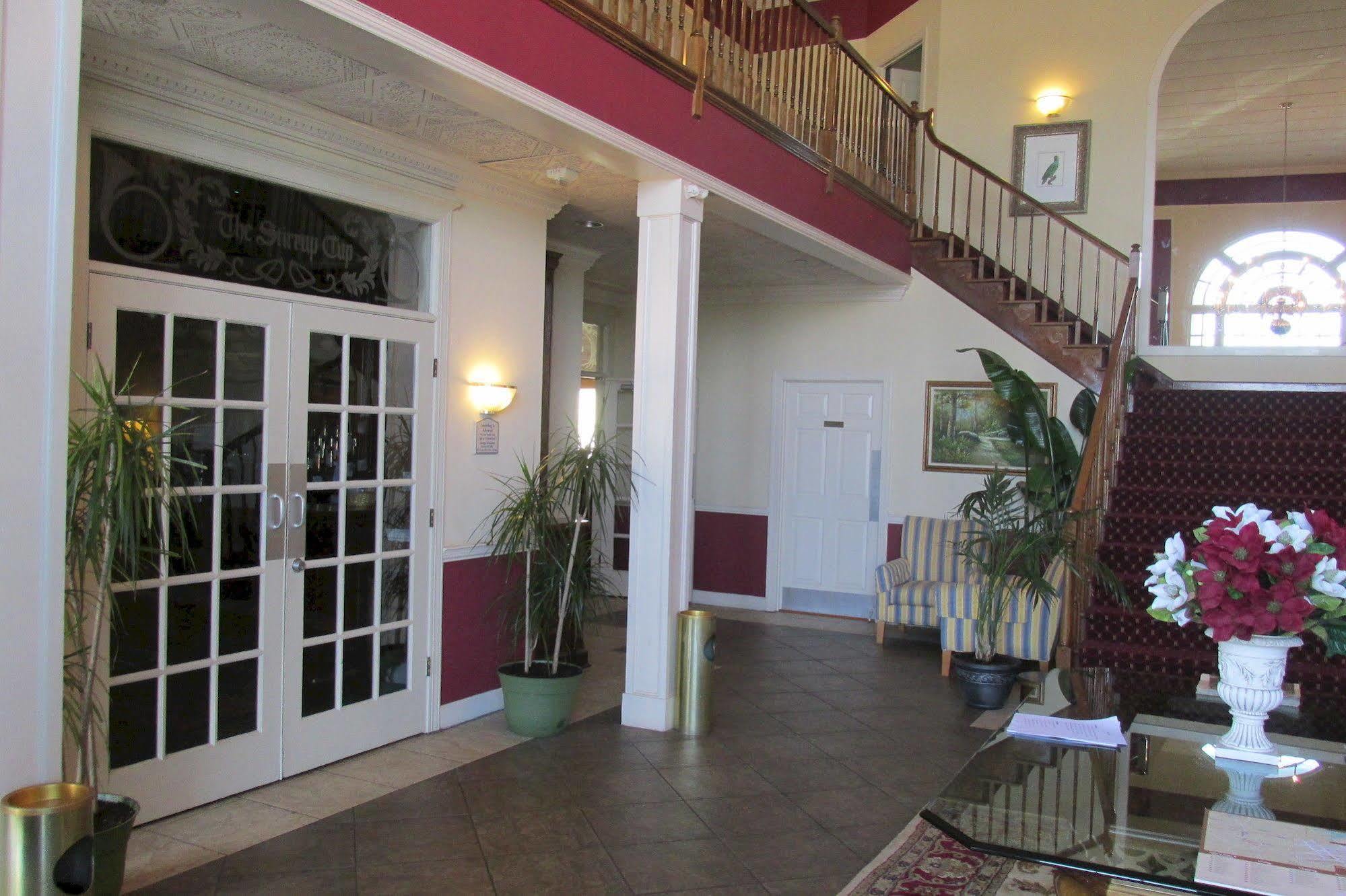White Columns Inn طومسون المظهر الخارجي الصورة